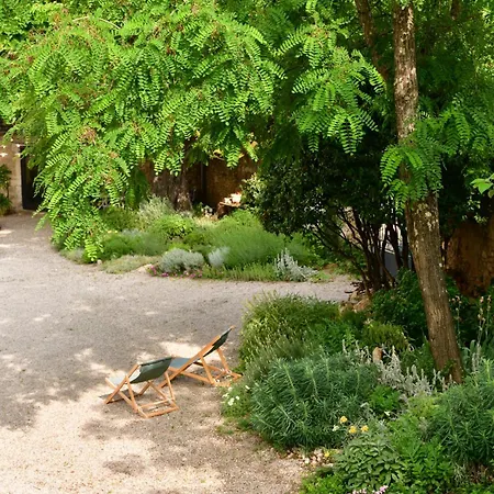Πανσιόν Domaine Celadon 3*