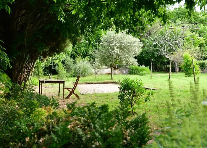 Konukevi Domaine Celadon Pont-Saint-Esprit